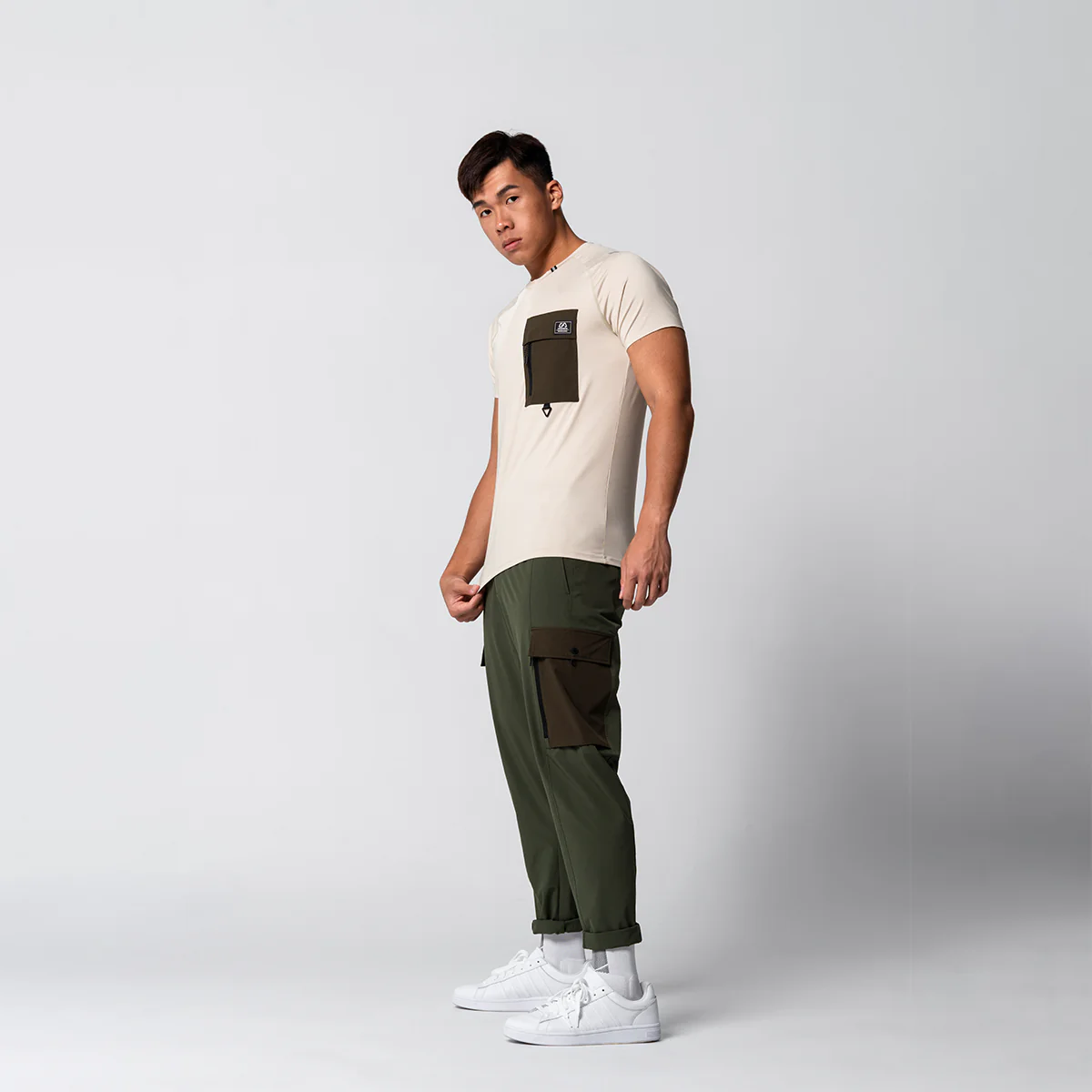 Fabric Blocking Functional Cargo Straight pants for Men - Image 3